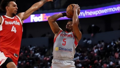 mk体育下载-得分能力严重不足，但火箭二队竟然还敢让他长时间担任先发？