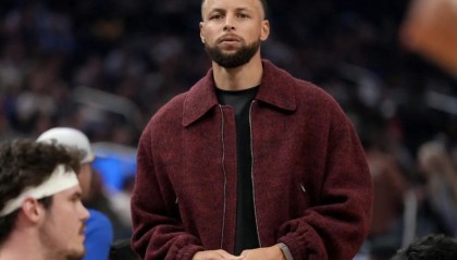 mk体育下载-库里：我现在依然沉浸在篮球的快乐中，短时间内不会考虑退役