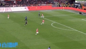 mk体育-再次救险！弗拉泰西弹地头球，迈尼昂神扑