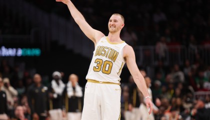 mk体育APP-真准啊！豪泽8中6&amp;5记三分拿下17分6板3助