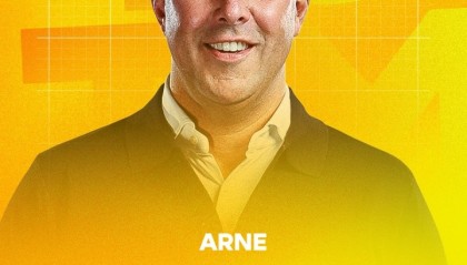 安卓下载-三战全胜领跑！官方：利物浦主帅斯洛特当选英超8月最佳教练