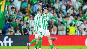 阿斯：贝蒂斯边锋阿布德已从脚踝重伤中走出，参与了周三的训练