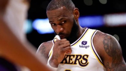 mk娱乐-惨败鹈鹕主场被嘘 詹姆斯坦言已不知道该如何改变